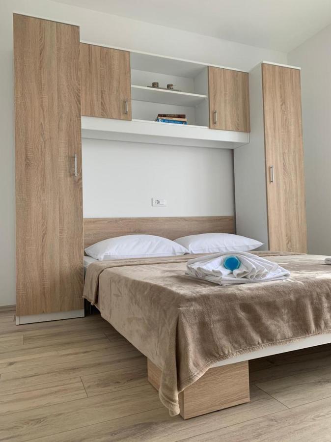 Rooms Viskic Rab Town Exterior photo