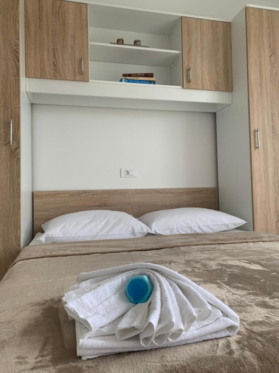 Rooms Viskic Rab Town Exterior photo